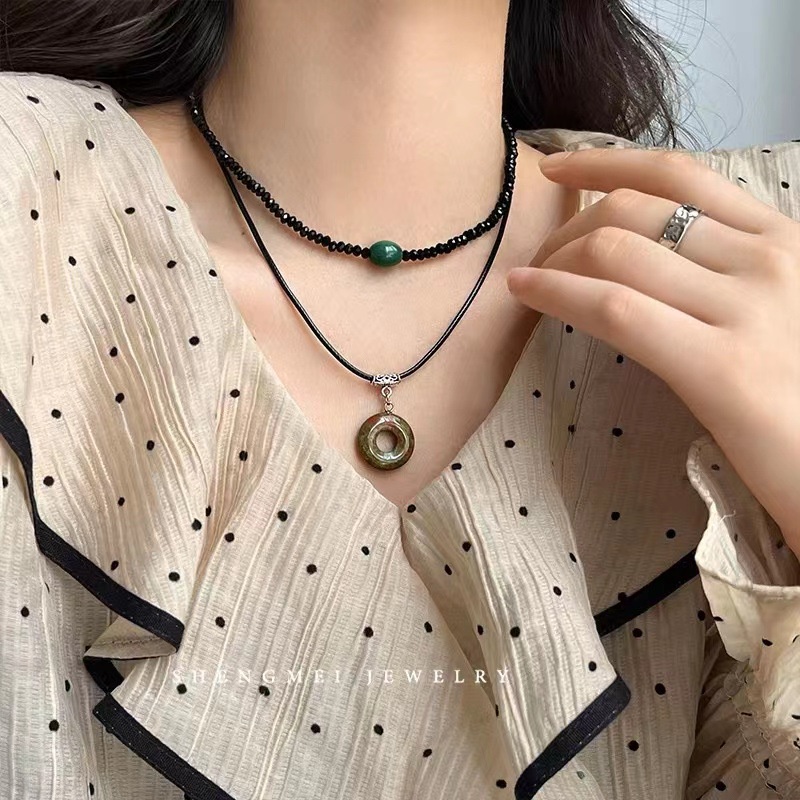 Kalung Cincin Batu Alam Retro Lapisan Ganda Gaya Etnik Retro Buatan Tangan Kalung Cahaya Mewah Niche Kalung Wanita