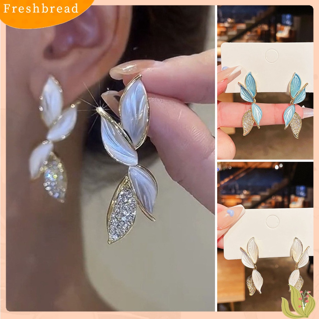 &lt; Freshbread &gt; 1pasang Anting Pejantan Temperamen Berlian Imitasi Cahaya Mewah Bentuk Daun Menawan Dekorasi High-end Geometris Mengkilap Wanita Pesta Anting Aksesoris Pakaian