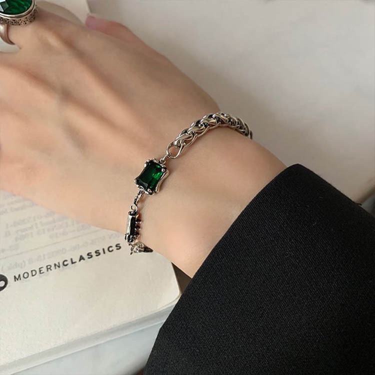 Goldkingdom Fashion Perhiasan Aksesoris Ready Stock Vintage Distressed Square Emerald Diamond Gelang Wanita Kerawang Fashion Cinta Gesper Gelang