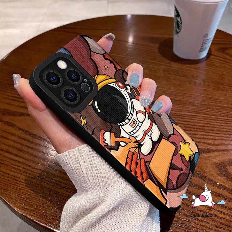 IPHONE Casing Ponsel NASA Astronot Kartun Lucu Kompatibel Untuk Iphone14 11 12 13 Pro MAX XR 7 8 Plus X XS MAX 7Plus Tekstur Kulit Mewah Silicon Lembut Shockproof Cover