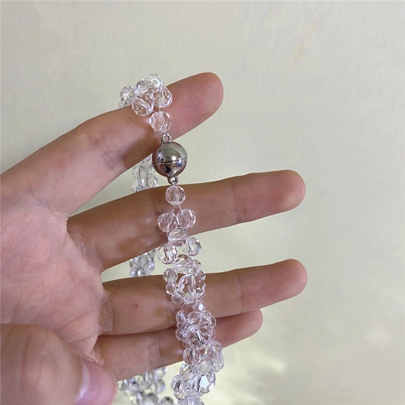 Kalung Pendek Gesper Magnet Manik-Manik Bunga Kristal Putih