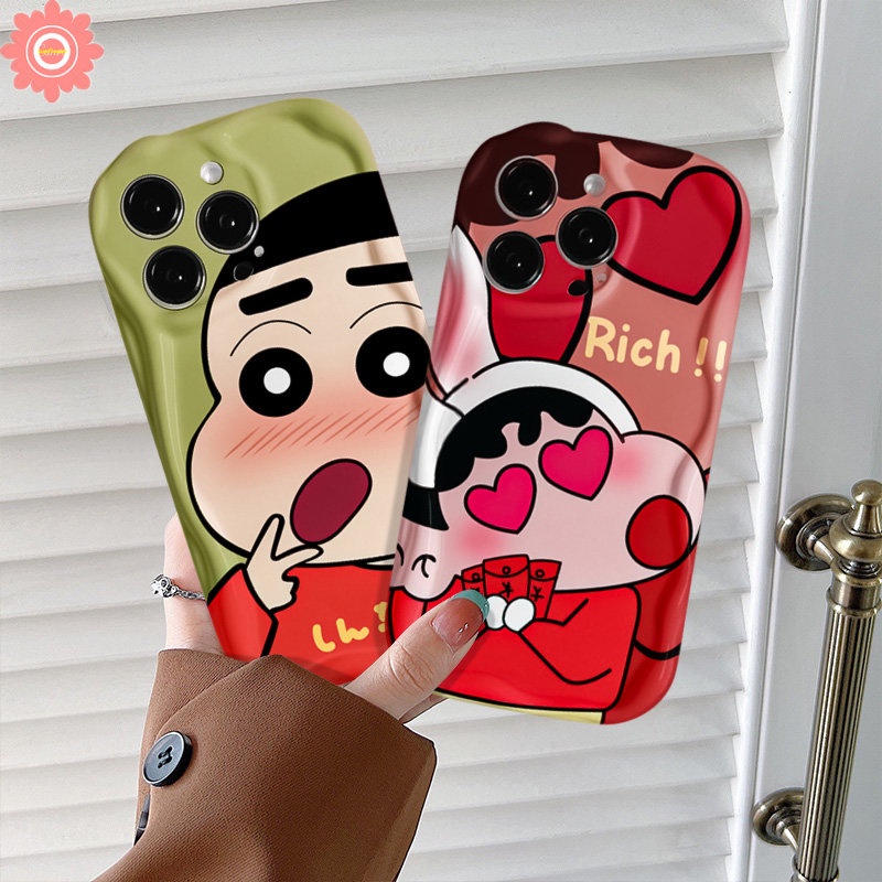 IPHONE Kartun Lucu Crayon Shin-chan Couple Case Kompatibel Untuk Iphone11 12 14 13 Pro Max 7Plus 8Plus 6s 6 7 8 Plus XR X XS Max SE 2020 3D Wavy Curved Edge Lover Case Soft Cover