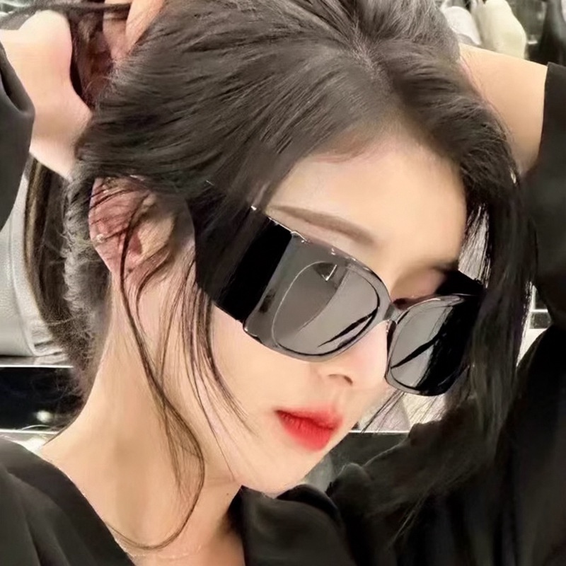 (YUZHU) Western Fashion Oversized Frame Sunglasses Untuk Wanita Cyberpunk Hip Hop Lebar Temple Sunglasses