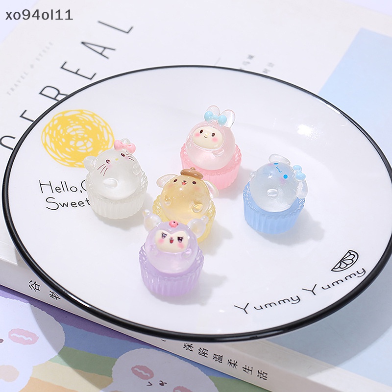 Xo 2 Pcs Bercahaya Sanrio Puff Kue Ornamen Mini Kartun HelloKitty Kuromi Boneka Lanskap Mikro Rumah Boneka Miniatur Mainan OL