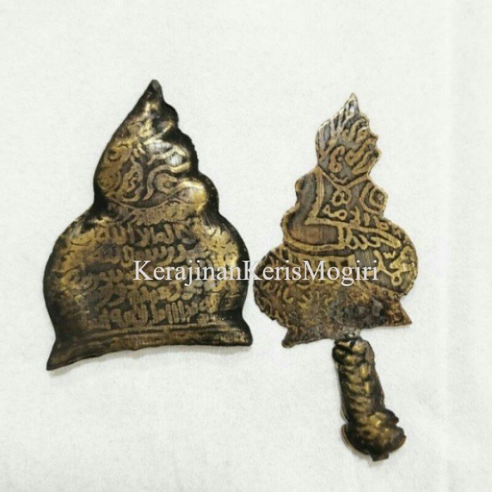 

Barang antik keris kuningan mini tebal Termurah
