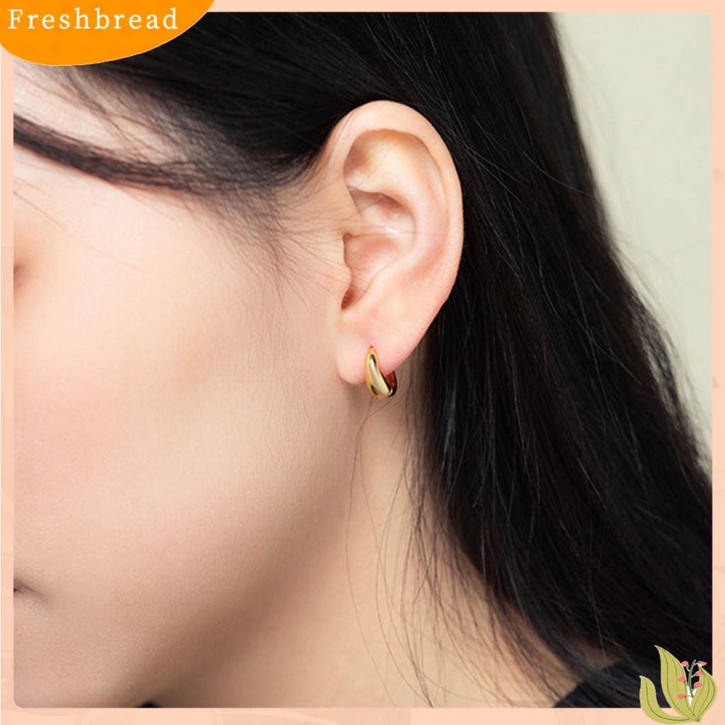 &lt; Freshbread &gt; 1pasang Huggie Earrings Bulat Lingkaran Warna Solid Permukaan Halus Anti-Cacat Colorfast Hias Shiny Cubic Zirconia Tahan Lama Dilapisi Wanita Earrings