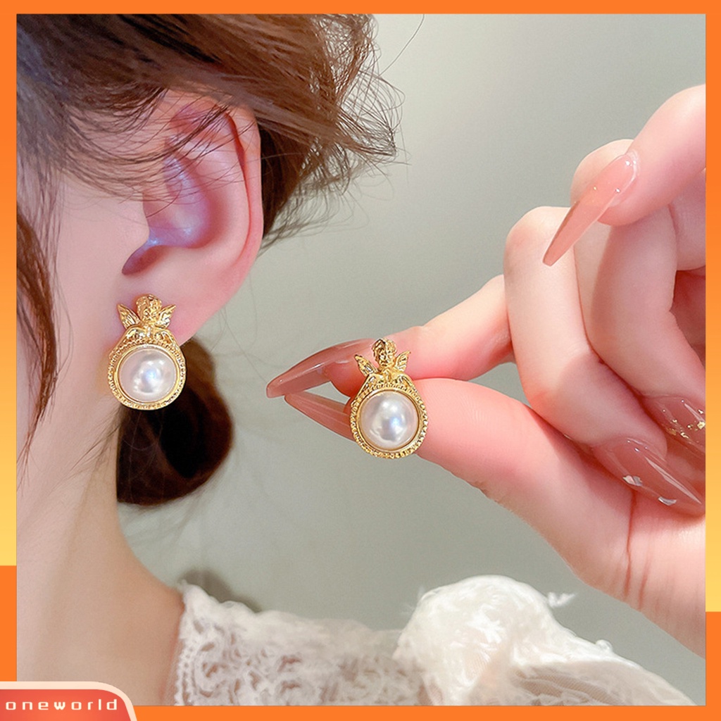 [OWR] 1pasang Ear Studs Golden Angel Elegan Temperamen Geometris Bulat High Gloss Mutiara Imitasi Wanita Anting Perhiasan Aksesoris