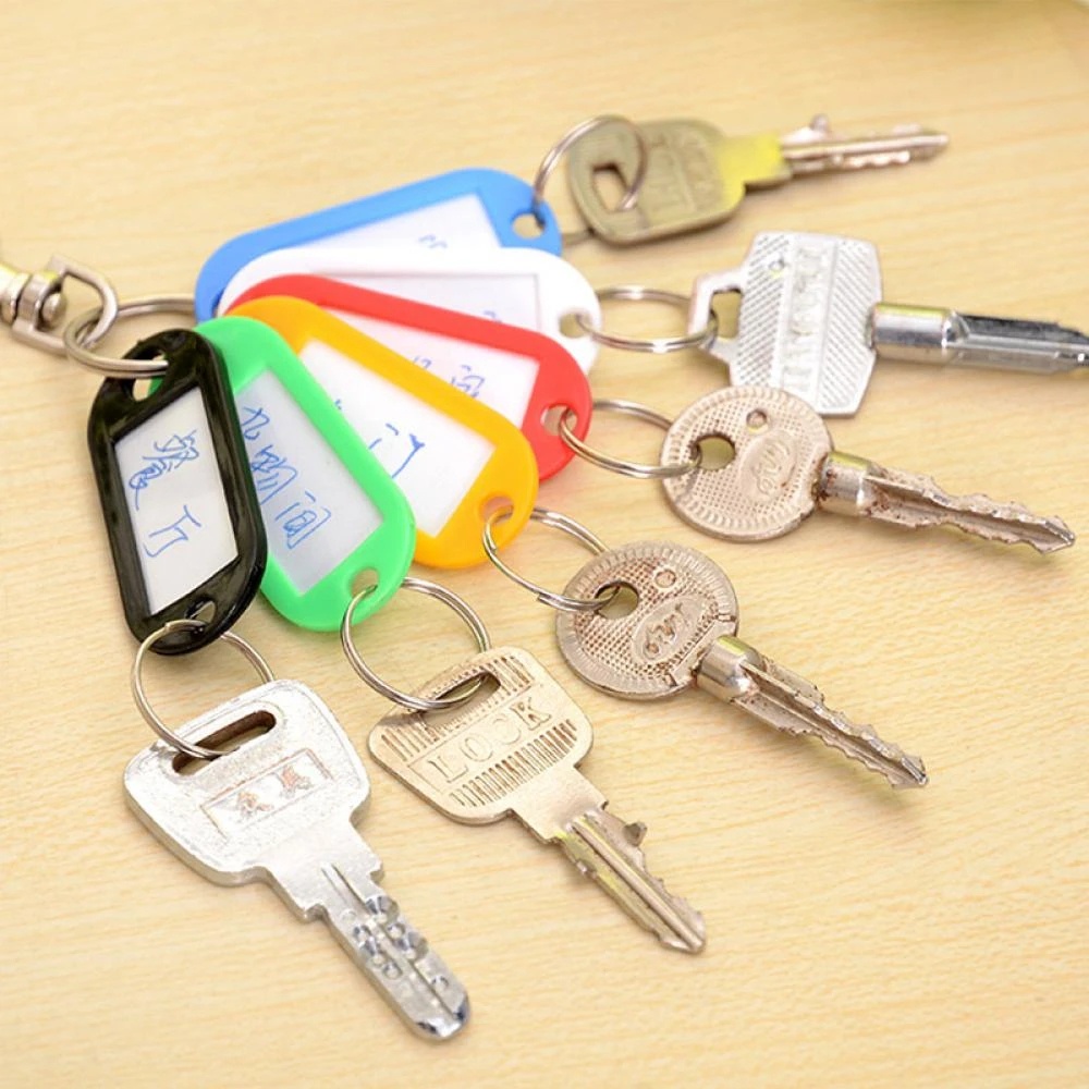 [HOT Sale] Koper Plastik Luggage Tag Nama Gantungan Kunci Dekorasi Liontin Kartu Klasifikasi Nomor Hotel Multicolor Gantungan Kunci Aksesoris Keychain ID Label Split Ring Keychain