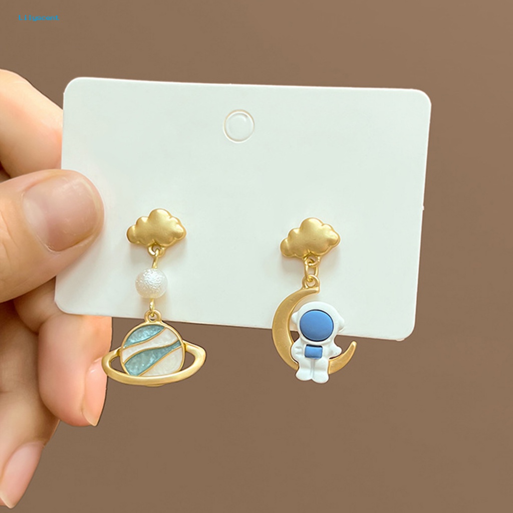 Lilyscent 1pasang Anting Liontin Sederhana Untuk Pacaran Indah Spaceman Planet Moon Pendant Stud Earrings Tiga Dimensi