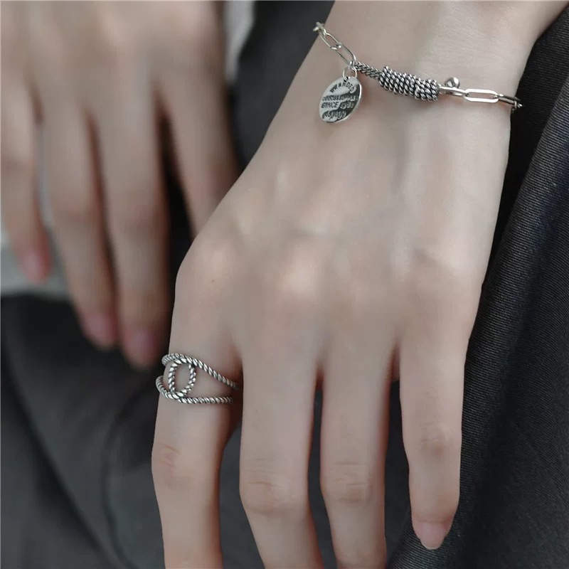 Cincin Couple Bahan Titanium Steel Adjustable Dengan Desain Terbuka