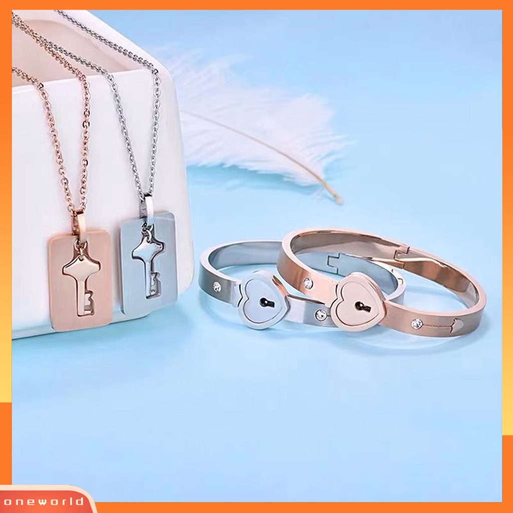 [EONE] 1set Gelang Choker Set Vintage Bersinar Berlian Imitasi Bertatahkan Kilau Terang Kunci Konsentrik Hadiah Hari Valentine Baja Titanium Pasangan Hati Bangle Kunci Liontin Kalung Set