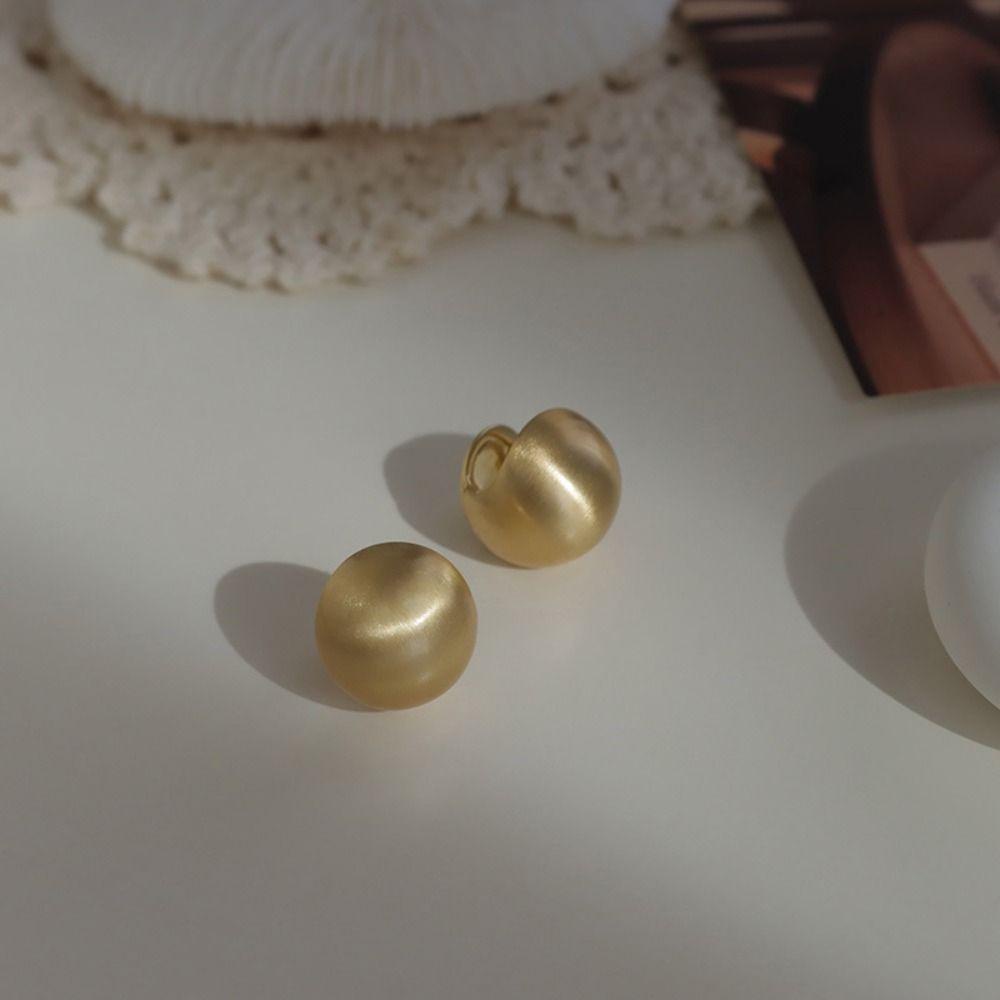 Mxbeauty Korea Ear Studs Elegan Bola Emas Indah Aksesoris Telinga Sederhana Geometris Telinga Gesper