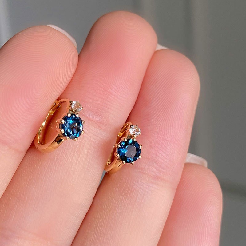 S925 Perak Emas Korea Sederhana Wanita Zirkon Biru Berlian Baja Titanium Telinga Pejantan Anting Fashion Perhiasan