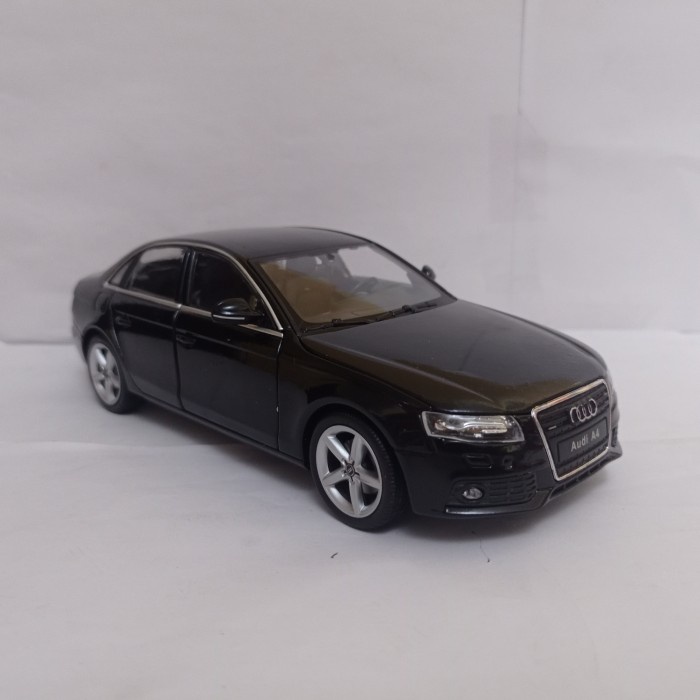 Diecast Mobil Audi A4 Welly 1:24 mobil mainan koleksi harga murah