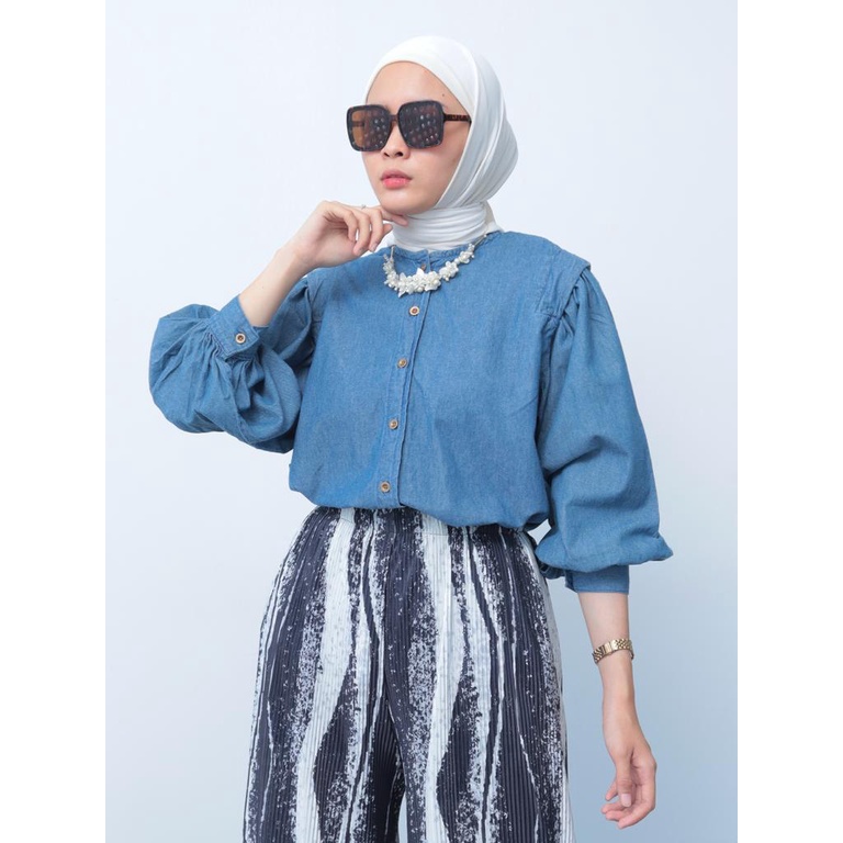 Kemeja Denim Meffy Oversize - 2301.02.076