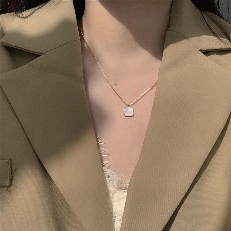 Simple ins Square Shell Necklace~Warna-Melestarikan Niche Putih Ibu-Cangkang Merasakan Cahaya Mewah All-Match