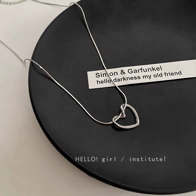 YEEZII Kalung Rantai Choker Liontin Hati Hollow Warna Silver Untuk Wanita