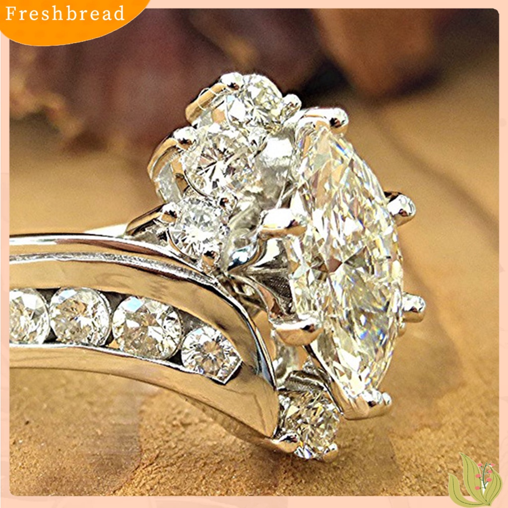 &lt; Freshbread &gt; Fashion Cincin Sparkling Creative Shape Shiny Efek Visual Tidak Iritasi Mudah Dipakai Zirkon Hias Bersinar Jari Cincin Wanita Perhiasan Pernikahan Hadiah Ulang Tahun