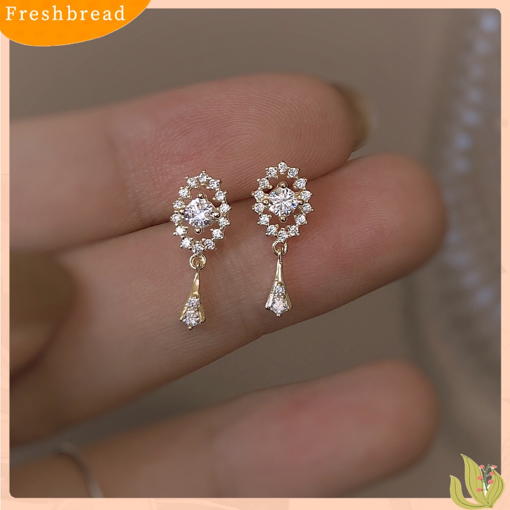 &lt; Freshbread &gt; 1pasang Wanita Menjuntai Anting Berongga Keluar Rumbai Aksesori Vintage Kilau Terang Drop Earrings Untuk Pakaian Sehari-Hari