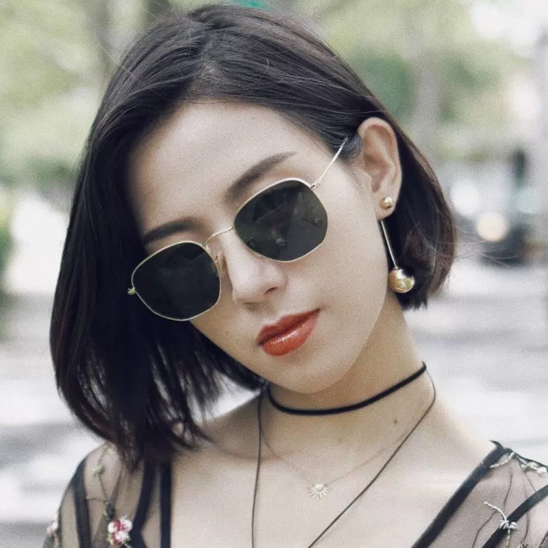 Papaozhu Keren Emas Logam Bingkai Kacamata Untuk Wanita Pria Trendi UV400 Perlindungan Warna Temperamen Mengemudi Kacamata Matahari OOTD Eyewear