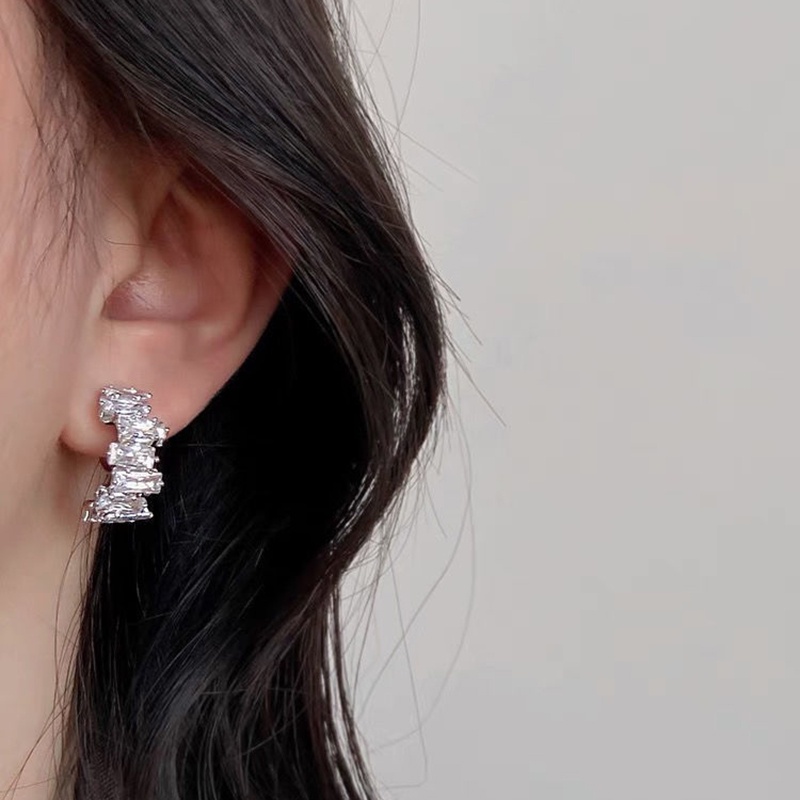 Anting Hoop Zircon Anting Tusuk Silver Lengkung Mewah Untuk Perhiasan Aksesoris Wanita