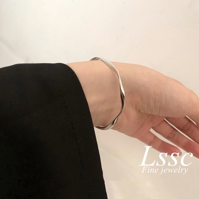 Gelang Titanium Wanita Anti Karat Mobius Tidak Beraturan Emas 18K Cantik Fashion Korea Bangle Aksesoris Perhiasan