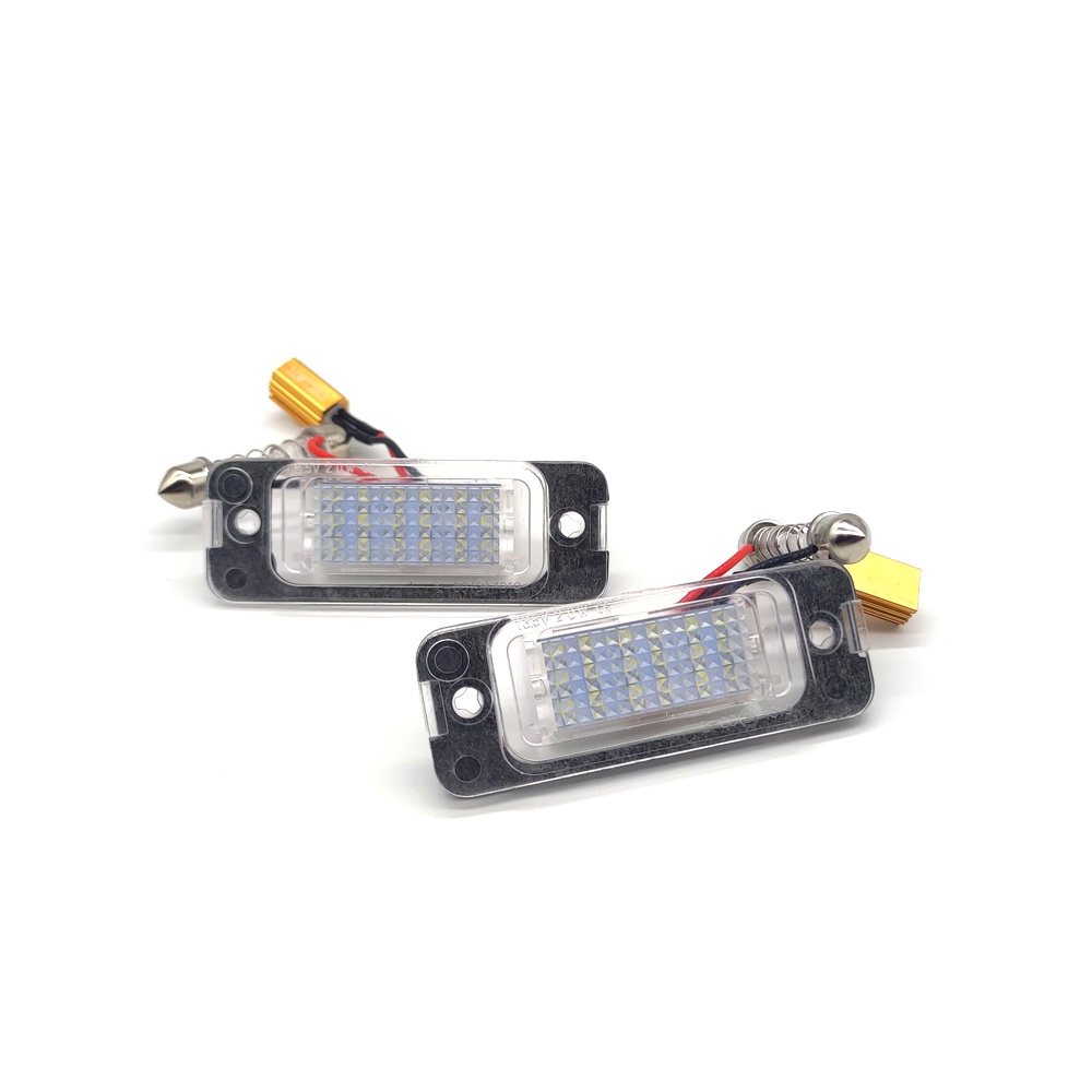 2pcs Lampu Plat Nomor LED Putih Untuk Benz R280 R300 R350 ML500 ML450 ML350 ML300 GL500 GL450 GL420 GL350 GL320