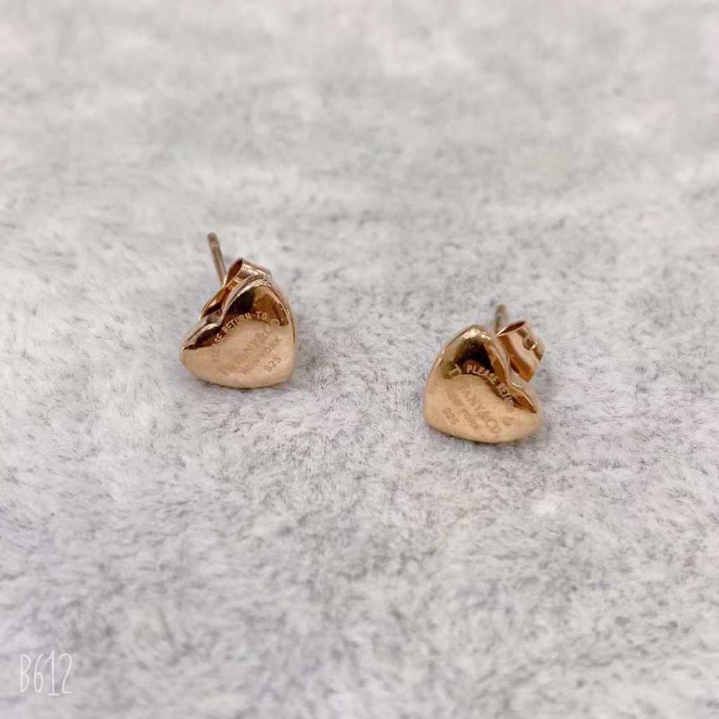 7130 Anting stud love titanium stainless steel 316L berkualitas import harga grosir bisa bayar di tempat cod