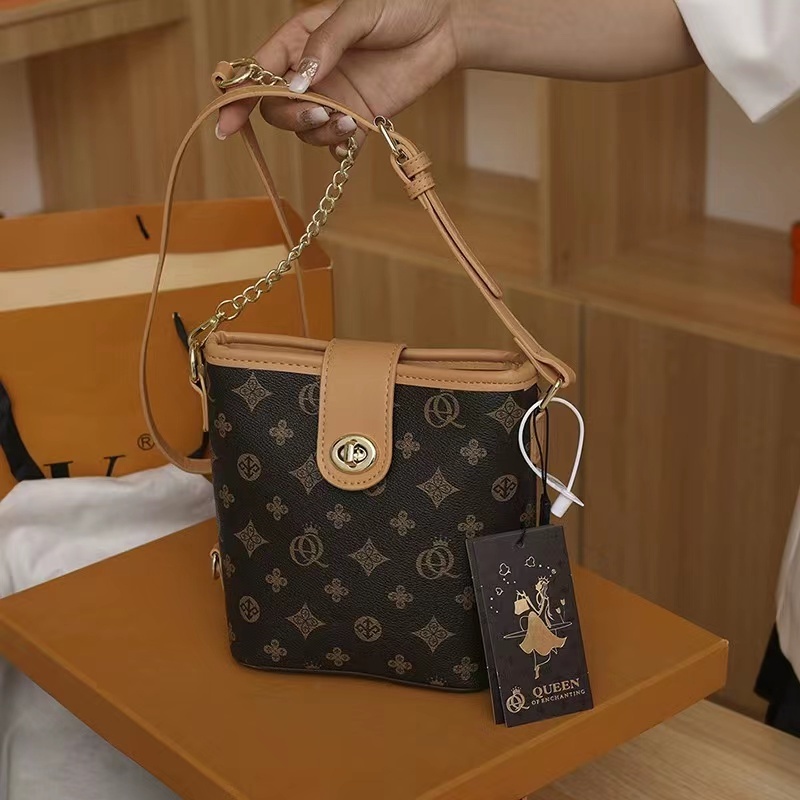 8214  tas slingbag fashion import  kekinian tas selempang wanita kekinian