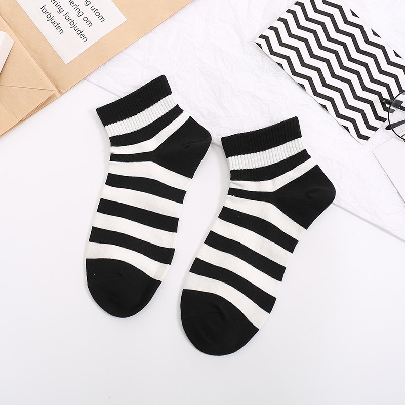 BAJ Kaos Pendek Motif Cow Unisex Ankle Socks SS240