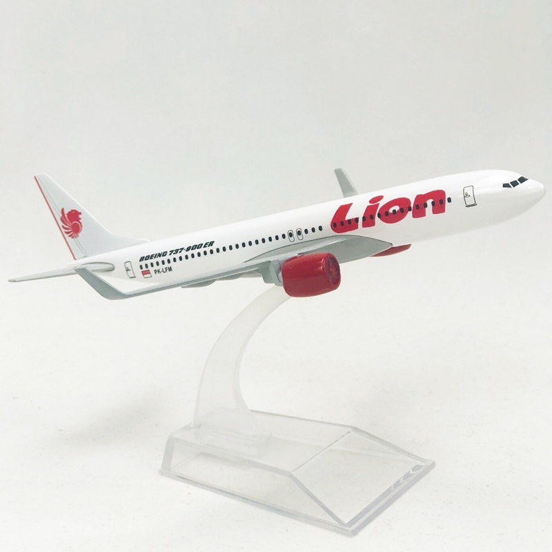 Lion Air B737 Model Pesawat Indonesia Lion Boeing 737 Diecast Bahan Metal Solid Ukuran 16CM