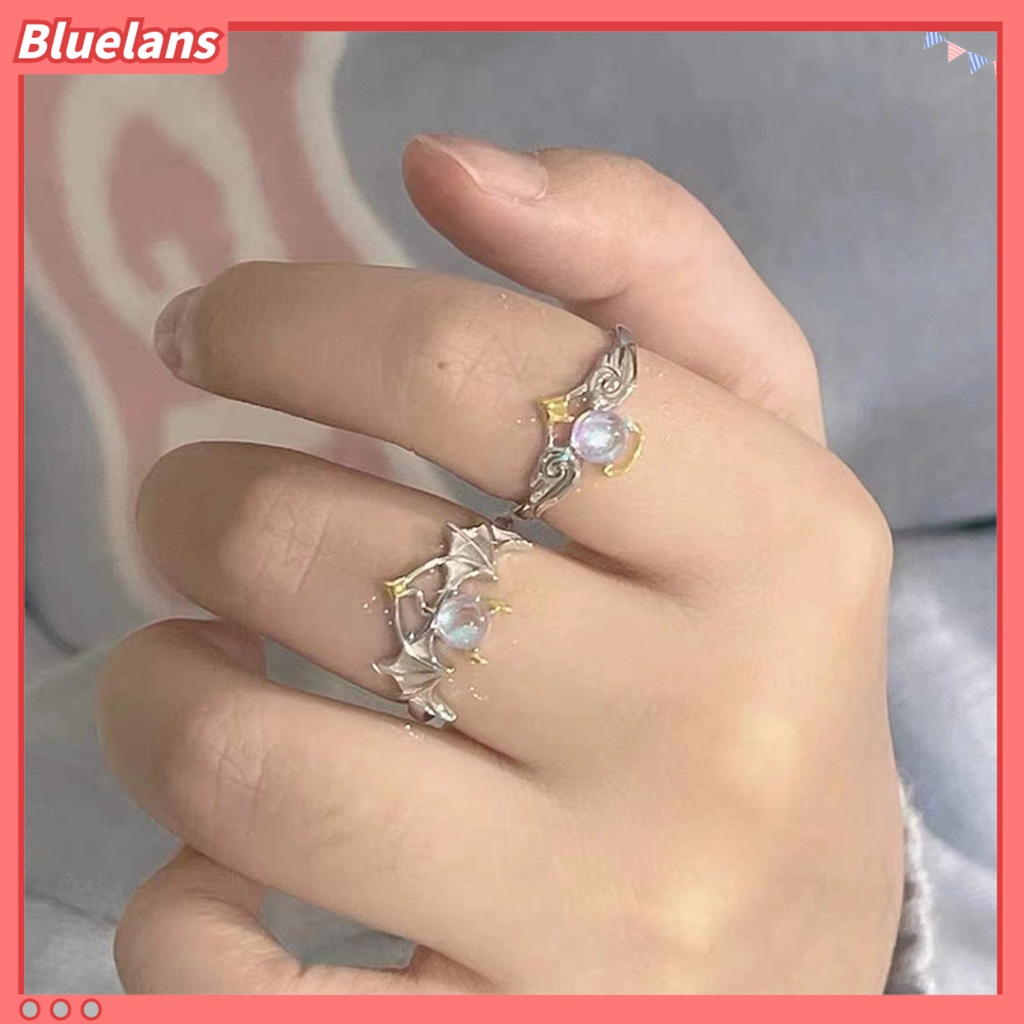 [BLS] Wanita Cincin Romantis Bersinar Faux Moonstone Desain Pembukaan Yang Dapat Disesuaikan Hadiah Hias Sayap Malaikat Setan Jari Cincin Perhiasan Pesta Untuk Kekasih