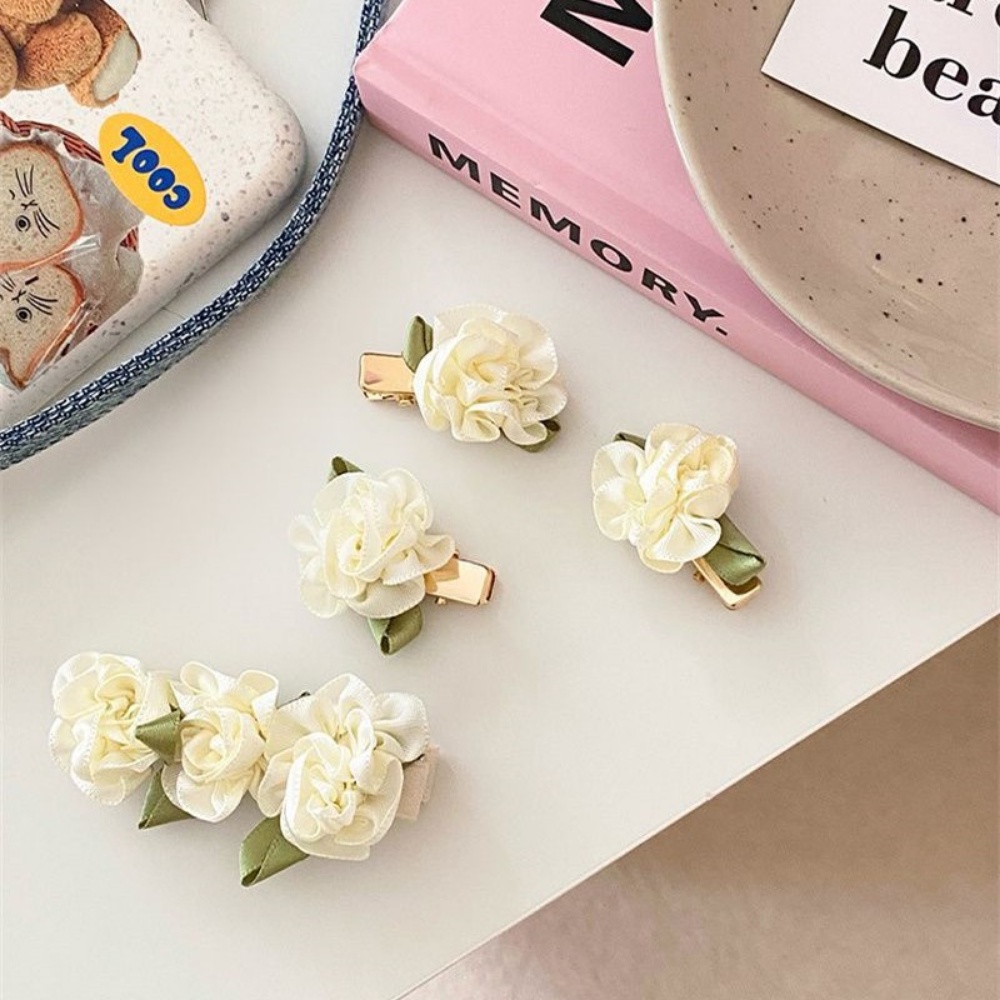 High Beauty Creamy Yellow Jasmine Flower Hairpin Niche Sweet Beauty Dengan Poni Rambut Patah Dengan Aksesoris Rambut Asing Di Samping Perhiasan Gadis Seksi