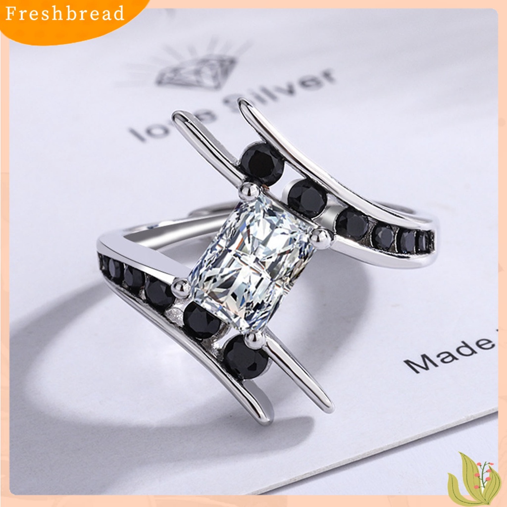 < Freshbread > Bertatahkan Berlian Imitasi Hitam Hias Wanita Cincin Pengerjaan Halus Persegi Cubic Zirconia Spiral Kreatif Cincin Perhiasan Accessaries