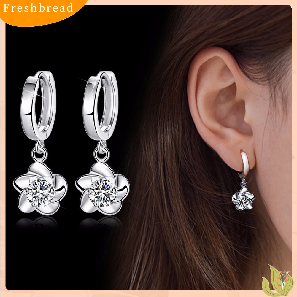 &lt; Freshbread &gt; Fashion Wanita Plum Blossom Bentuk Menjuntai Berlian Imitasi Leaverback Earrings Jewelry