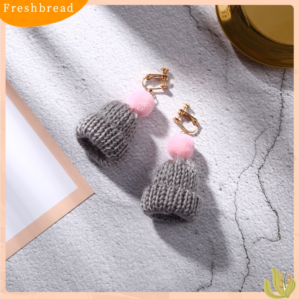 &lt; Freshbread &gt; Wanita Manis Pompom Topi Kupluk Menjuntai Klip Kait Anting Hadiah Perhiasan Natal