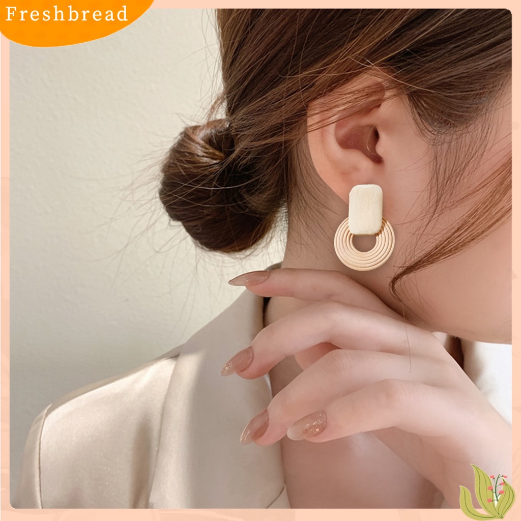 &lt; Freshbread &gt; 1pasang Anting Wanita Berongga Keluar Bulat Perhiasan Manik-Manik Berlebihan Earrings Untuk Liburan