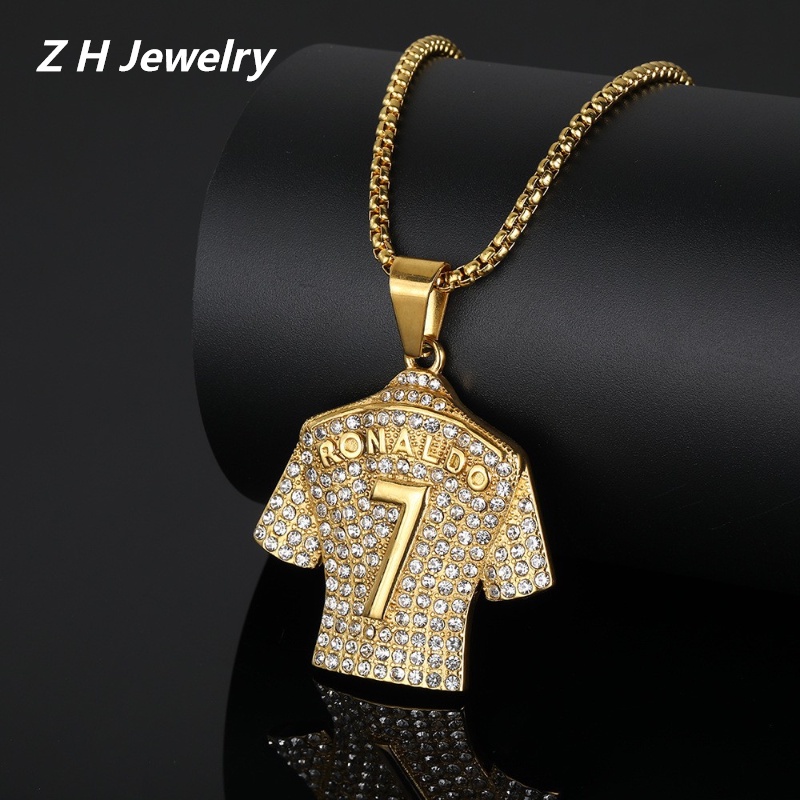 [Z H Perhiasan] Vintage Emas 18K Piala Dunia No. 7jersey Liontin Fashion Pria Anti Karat Berlian Kalung Liontin Hip Hop Pesta Baja Titanium Perhiasan Aksesoris Grosir