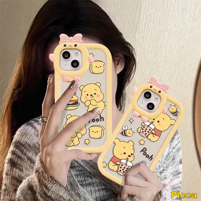 Case Lensa Monster Kecil Ikatan Simpul 3D Kompatibel Untuk iPhone 7Plus XR 11 13 14 12 Pro Max 8 7 6s 6 Plus XS Max X SE 2020 Lucu Winnie the Pooh Teh Susu Kartun Beruang Lembut Tpu Cover