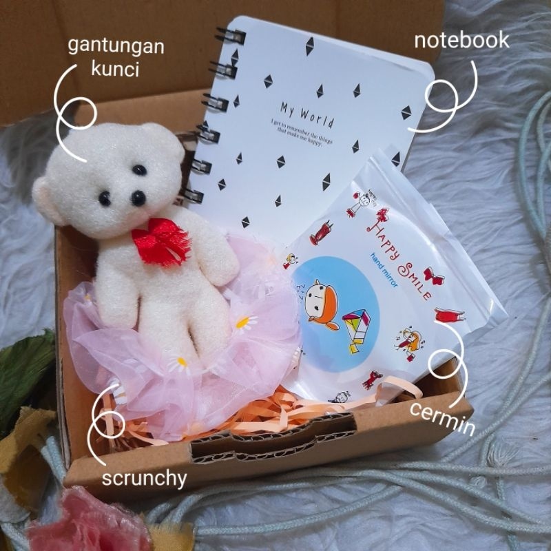 

Terbaru !! Kado Kecil Gift Box Mini Souvenir Pernikahan Hadiah untuk Sahabat Kado Cewek Murah