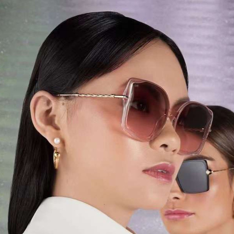 (YUZHU) Desain Bergaya Baru Berbentuk Kacamata Pelindung Matahari Kepribadian Serbaguna Oversized Frame Sunglasses