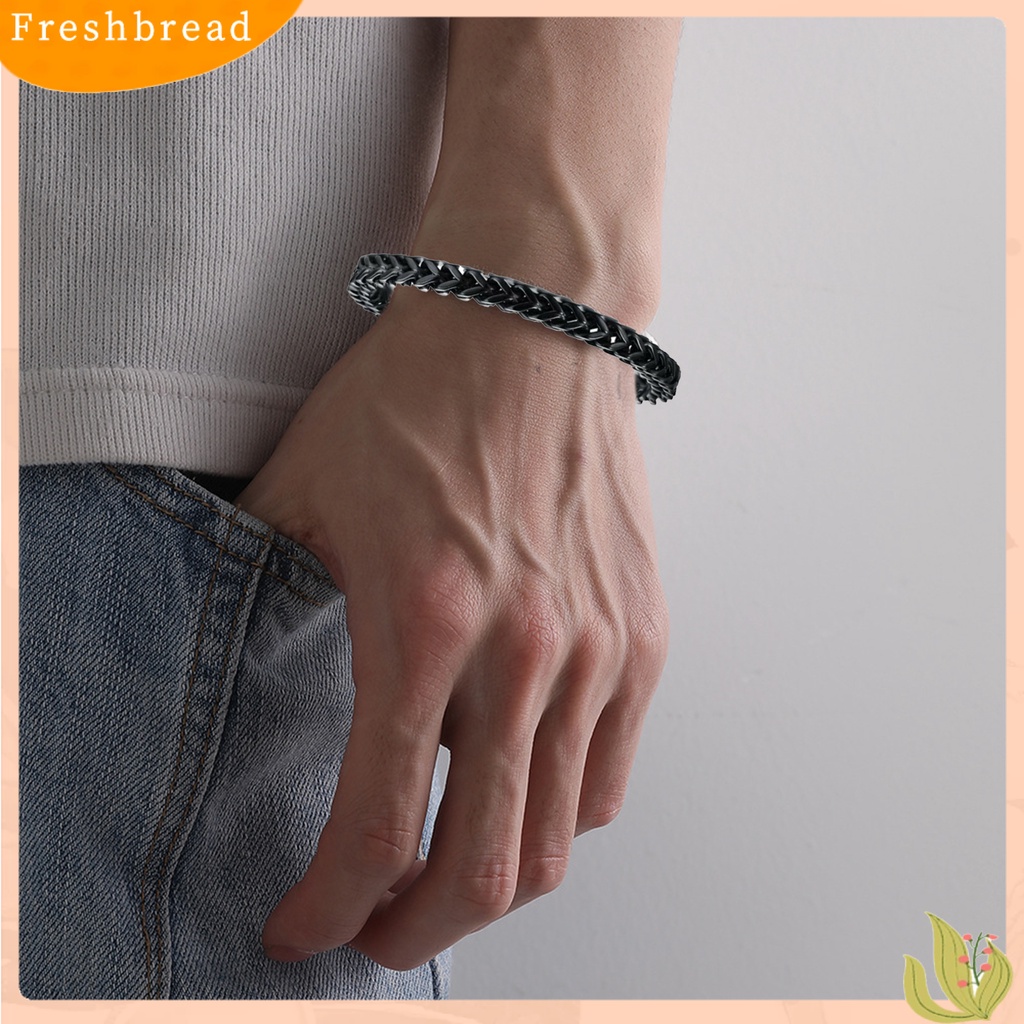 &lt; Freshbread &gt; Pria Gelang Kepribadian Eropa Dan Amerika Geometris Baja Titanium Gaya Punk Vintage Bentuk Tulang Ular Rantai Pergelangan Tangan Aksesoris Fashion