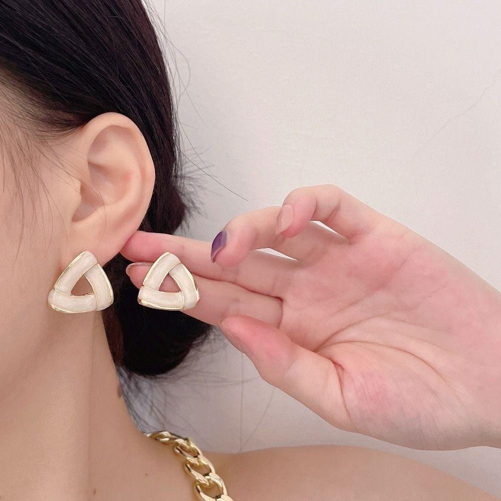 Needway Anting Gaya Korea Lucktune Desain Manis Rasa Perhiasan Pesta Segitiga Kpop Perhiasan Anti Alergi Anting Jarum Perak