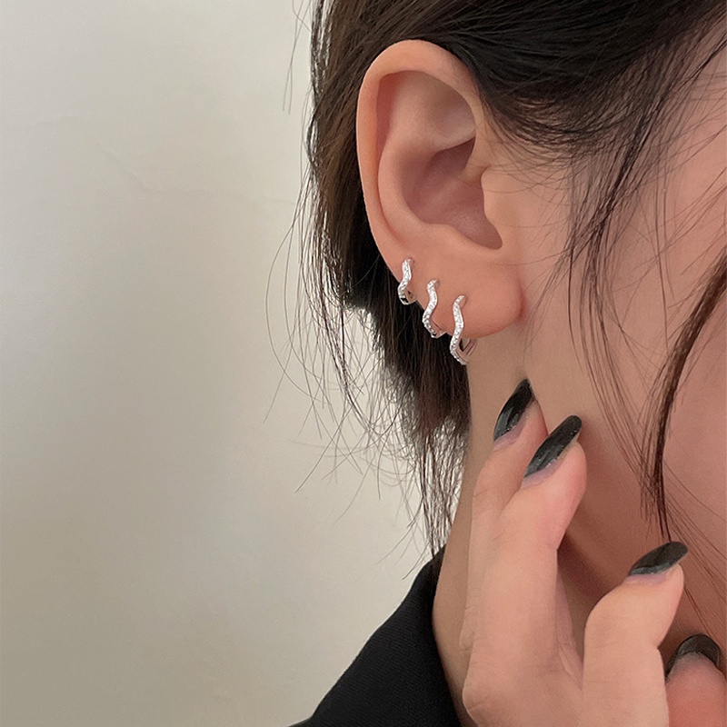 Papaozhu Chic S925 Perak Bersinar Zirkon Gelombang Anting Hoop Untuk Wanita Perempuan Sederhana Berkilauan Kristal Geometris Cuff Earring Trendi Anti Alergi Aksesoris Telinga Pakaian Sehari-Hari