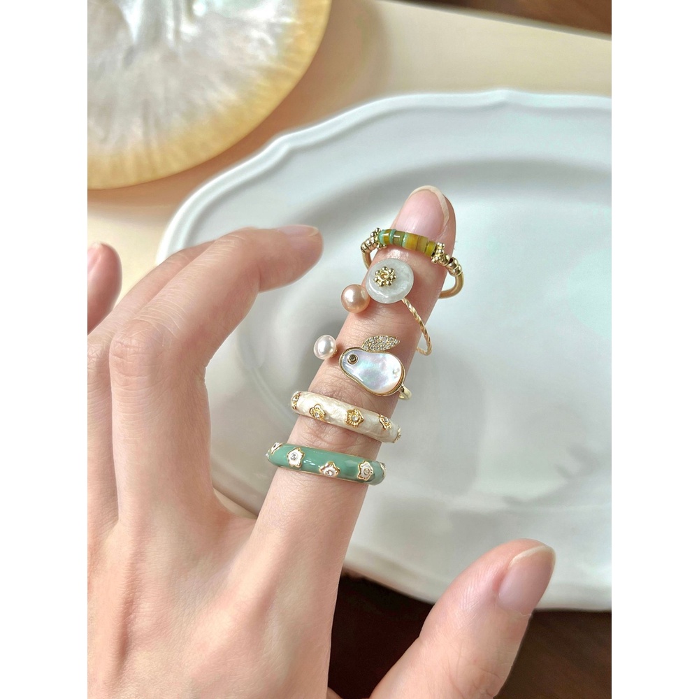 Retro Temperamen Cahaya Mewah Berbagai Cincin Fashion Kepribadian Desain Jari Telunjuk Cincin Cincin Baru Perhiasan Tangan Wanita Permen Perhiasan