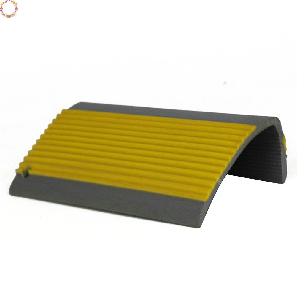 100cm Tangga Anti Slip Nosing Karet Sudut Step Edge PVC 50*25mm Tiga Warna