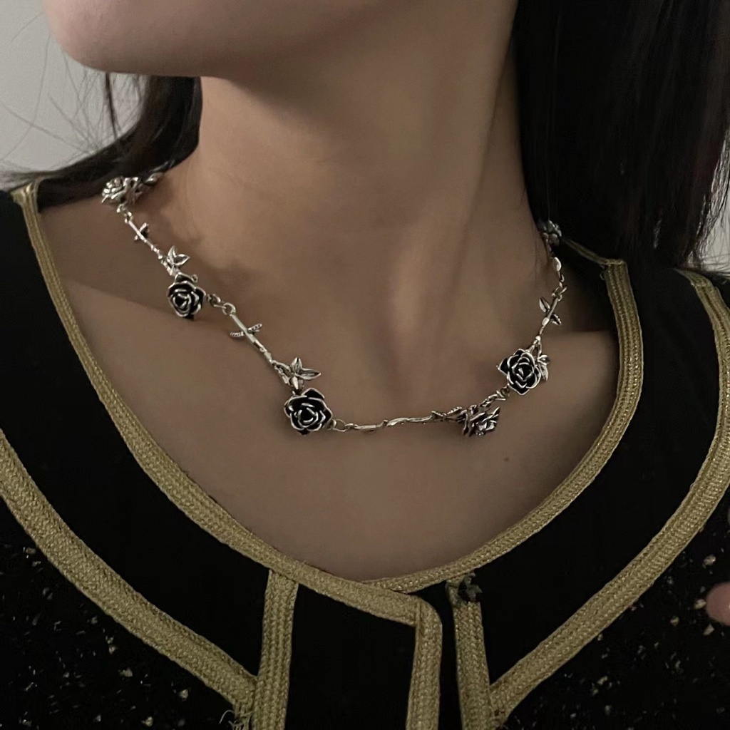 Kalung Bunga Camelia Perempuan Ringan Mewah Rantai Klavikula Gaya Baru Gadis Panas Desain Niche Kalung High-End