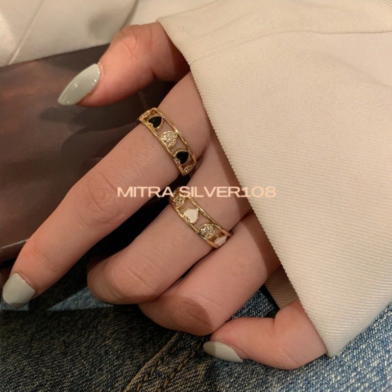 Cincin Kristal Bentuk Hati Love Fashion Korea Model Terbuka Adjustable Dapat Disesuaikan Warna Hitam Putih Minimalis Untuk Wanita CC 05