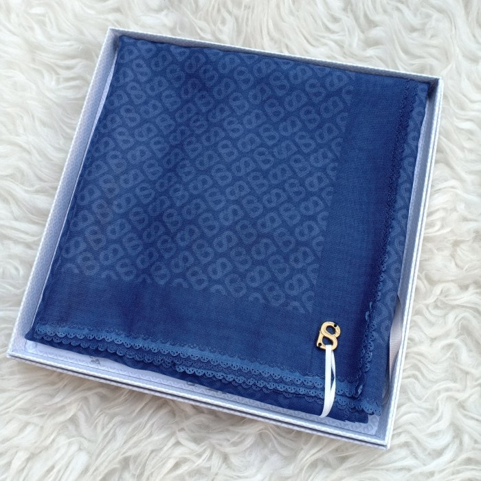 SALE Buttonscarves The Tapis Voal Square - Oxford Blue Termurah