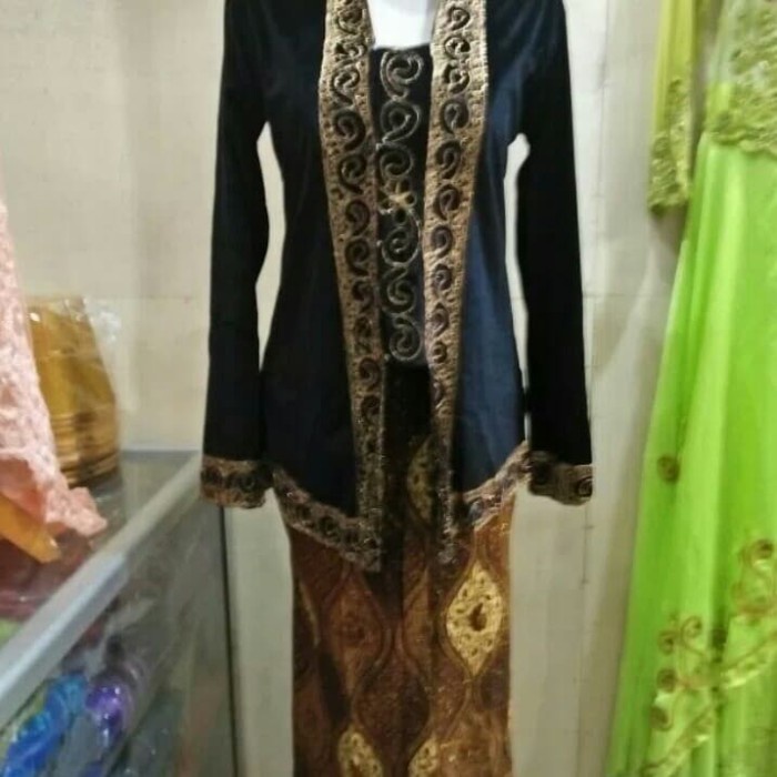 

Jual atasan kebaya kutu baru dewasa bludru // adat jawa dewasa bludru